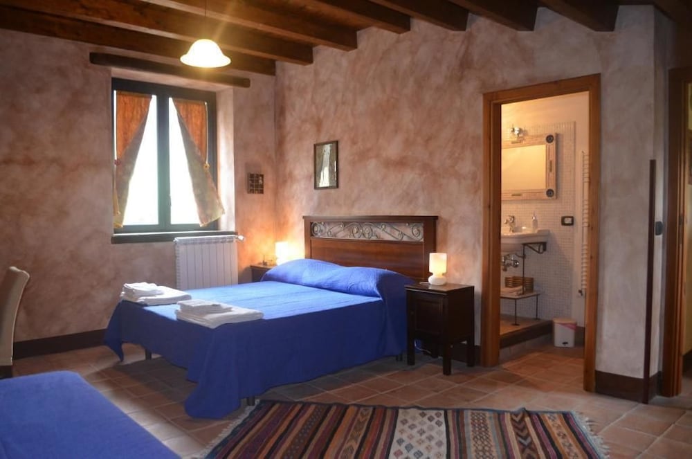 Quadruple Room (Rosa) photo 1