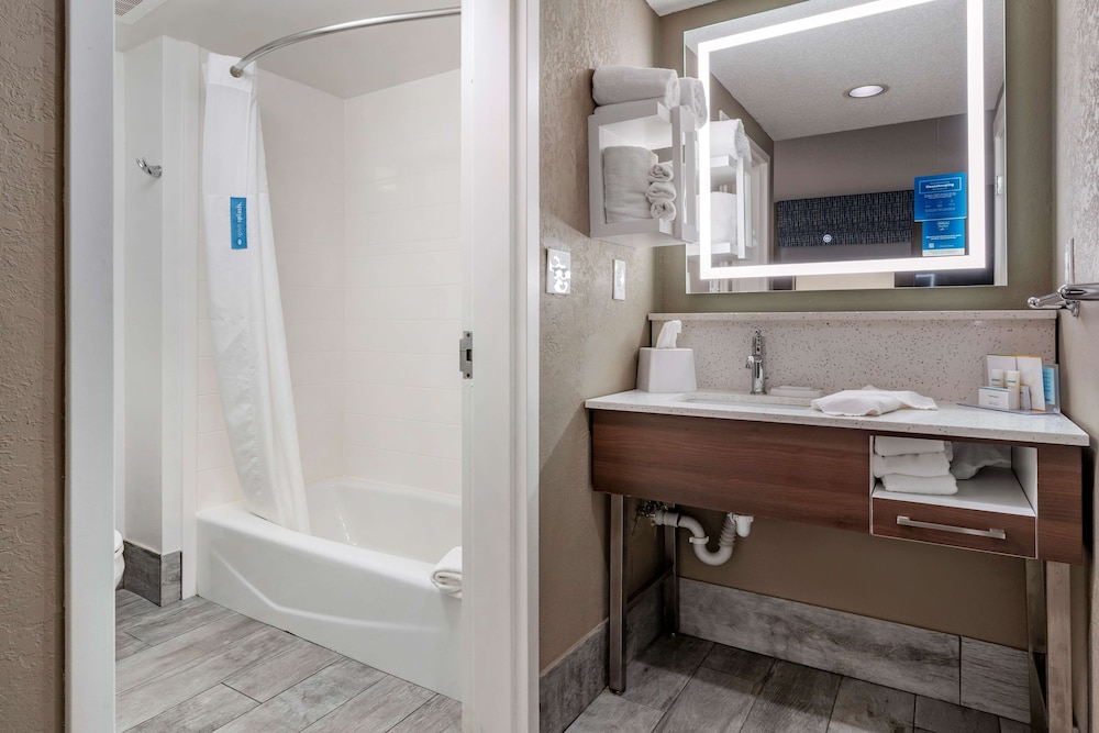 Suite, 2 Queen Beds - Photo 4