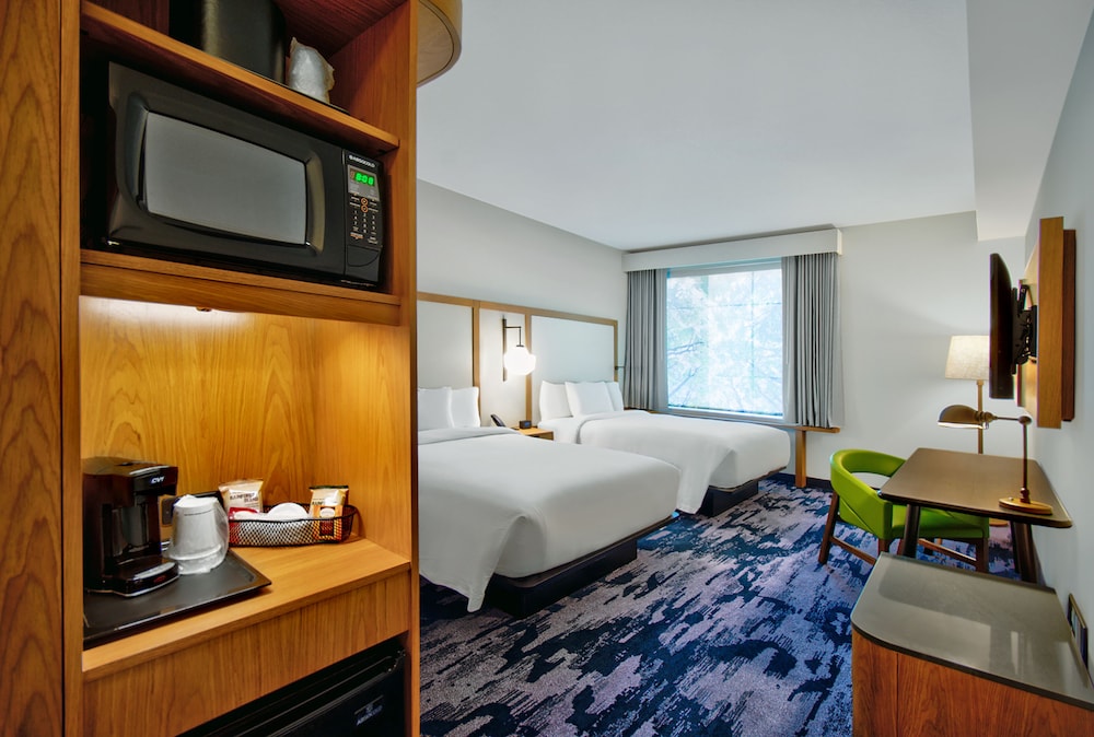 Room, 2 Queen Beds (Mobility/Hearing Accessible, Tub)