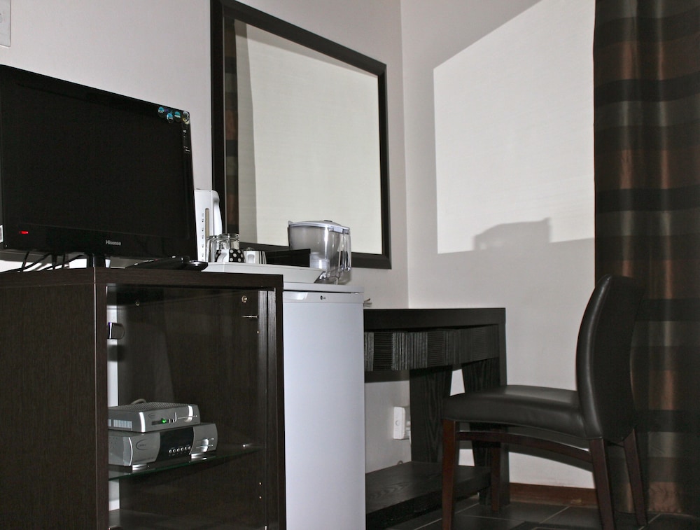 Quad Room with Shared Bathroom photo 2