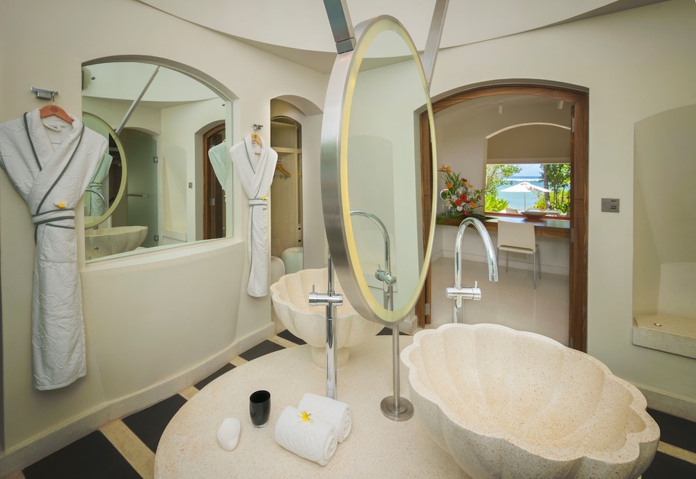Villa, 1 King Bed, Private Pool, Beachfront (SO Beach, Private Garden,Plunge Pool) photo 3