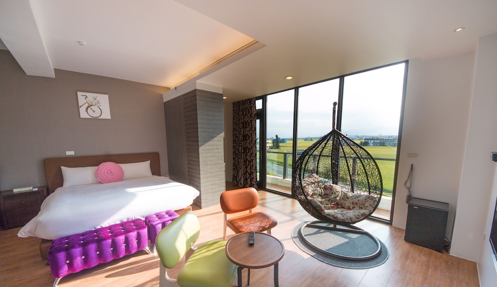 Deluxe Quadruple Room, 1 Bedroom, Bathtub photo 1