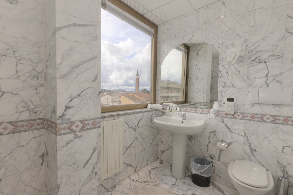 Superior Double or Twin Room - Photo 6