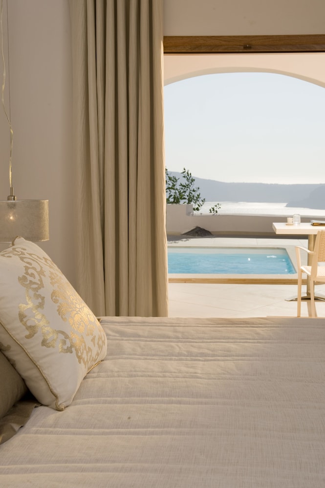 Deluxe Suite, Heated Pool, Caldera View