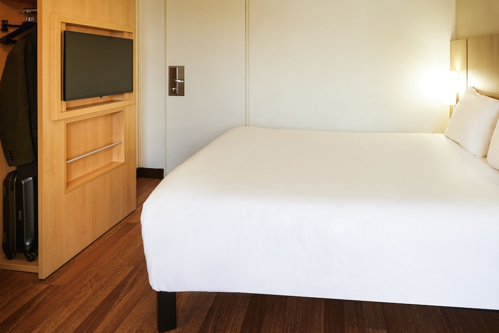 Standard Room, 1 Double Bed - Photo 12