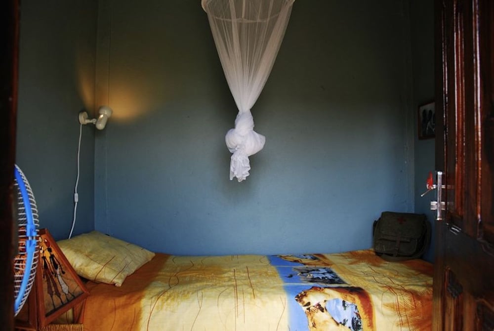 Basic Single Room, 1 Twin Bed, Pool View, Poolside