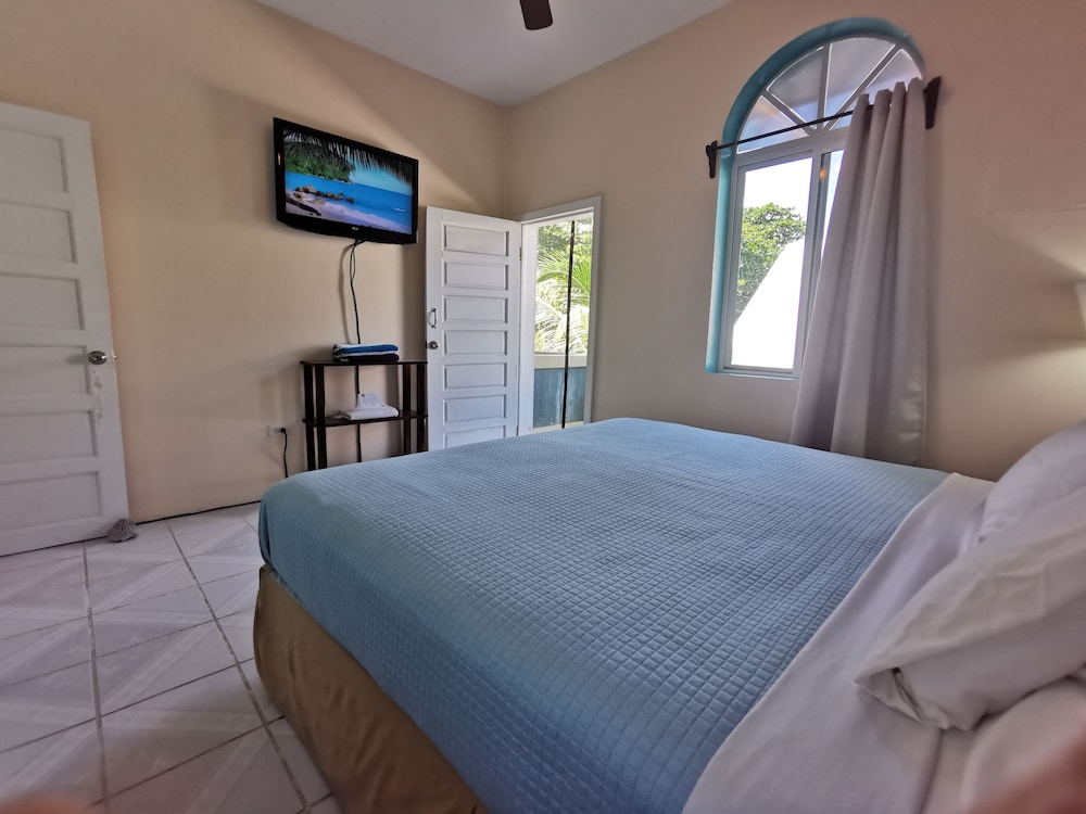 Deluxe Apartment, 1 King Bed, Non Smoking, Kitchen photo 1
