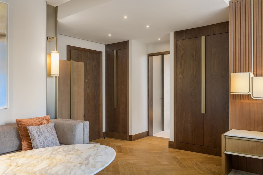 Suite, 1 King Bed, Non Smoking, View (Balcony)