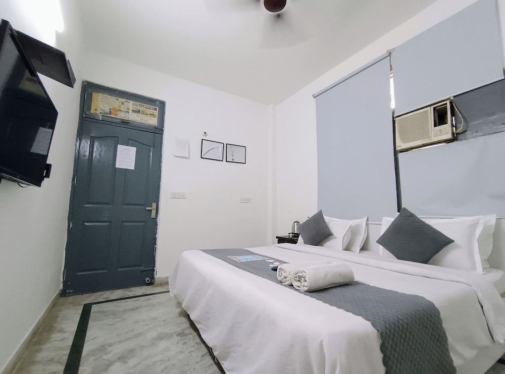 Deluxe Room - Photo 6
