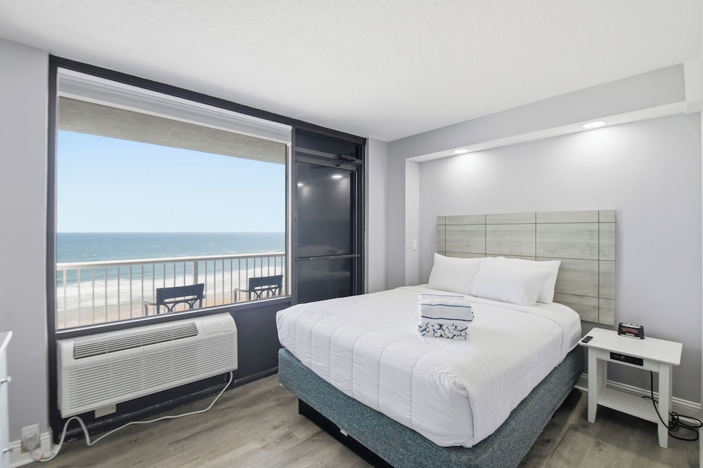 Deluxe Studio, Oceanfront - Photo 3