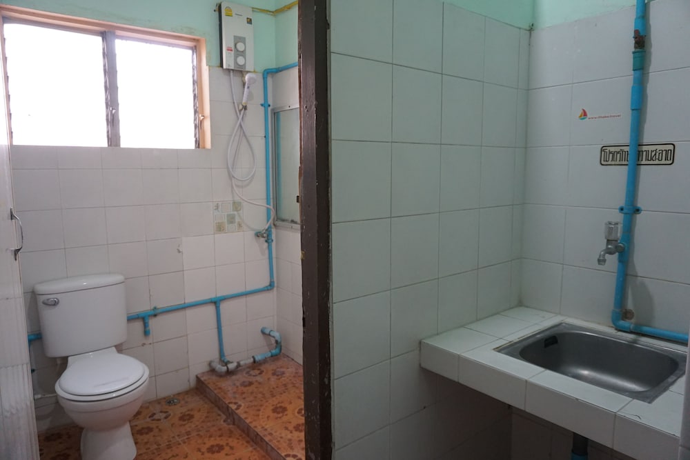 Premium Twin Room, Shared Bathroom photo 2