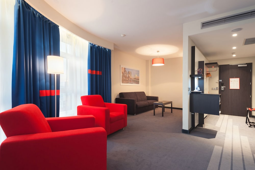Suite, 1 Bedroom photo 3