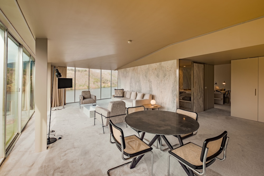 Panoramic Suite, River View (Collection) - Photo 1