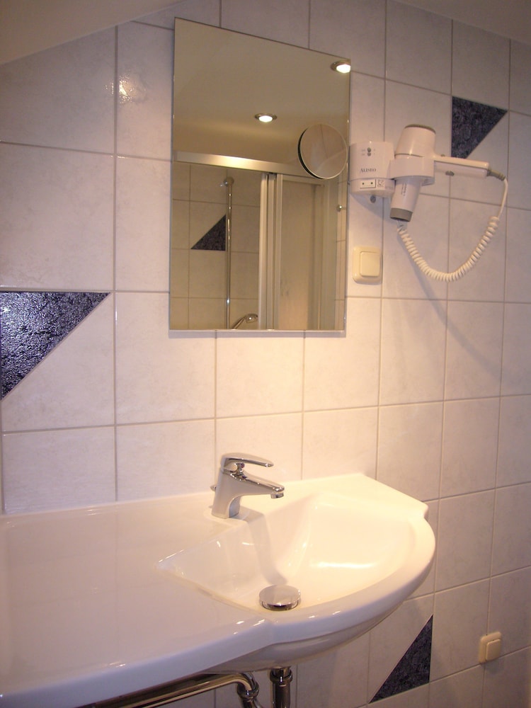 Basic Room photo 3
