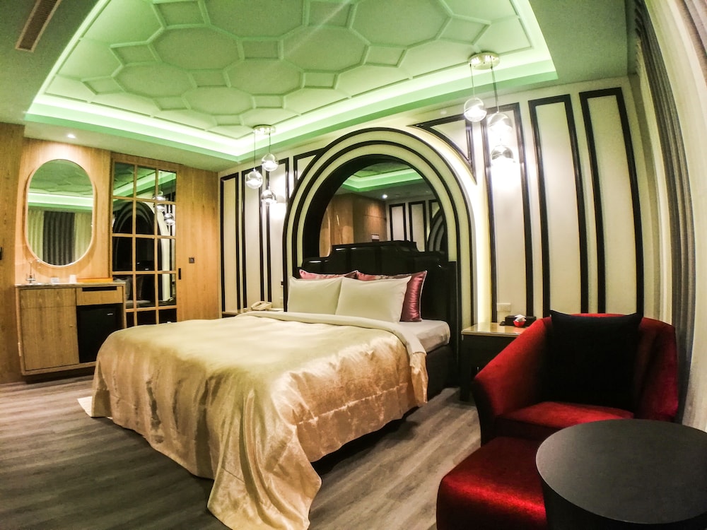Deluxe Double Room - Photo 10