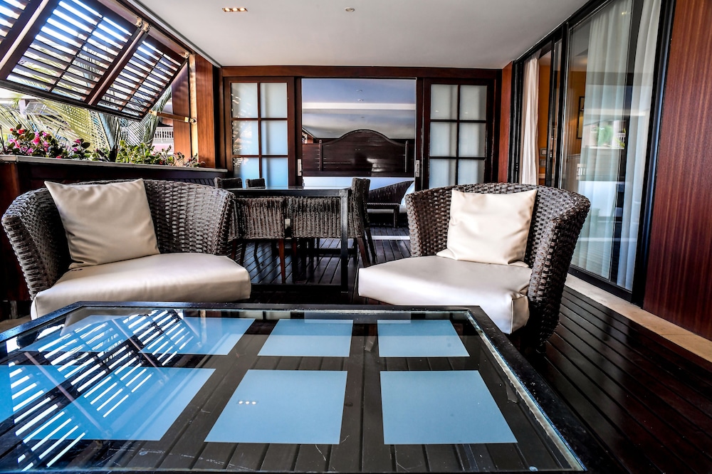 Superior Family Room, Pool or Sea View, Terrace