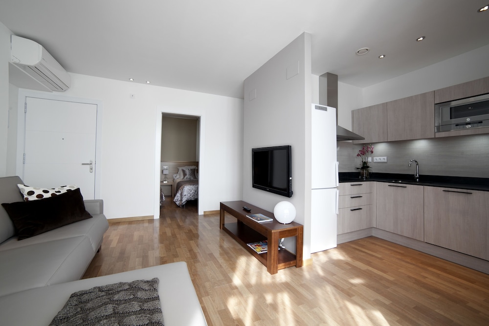 Apartment, 2 Bedrooms (Ronda Universitat 13) photo 2