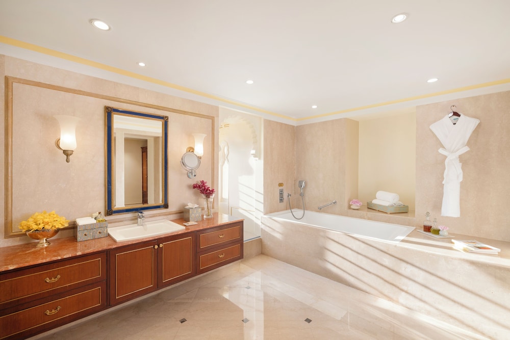 Grand Luxury Suite, Lake View - Photo 3