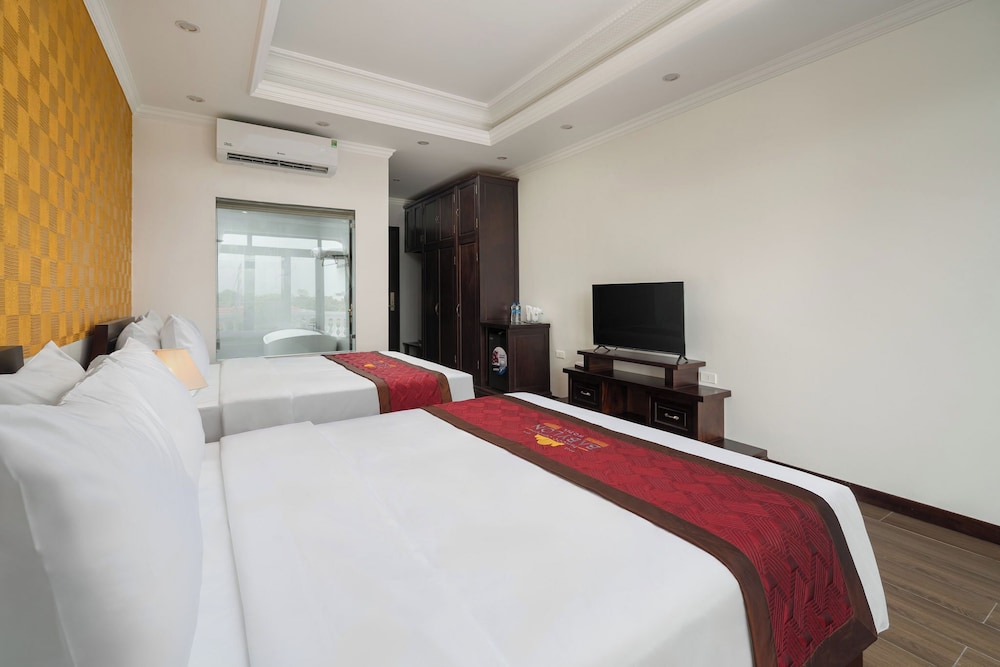 Family Studio Suite, Balcony photo 2
