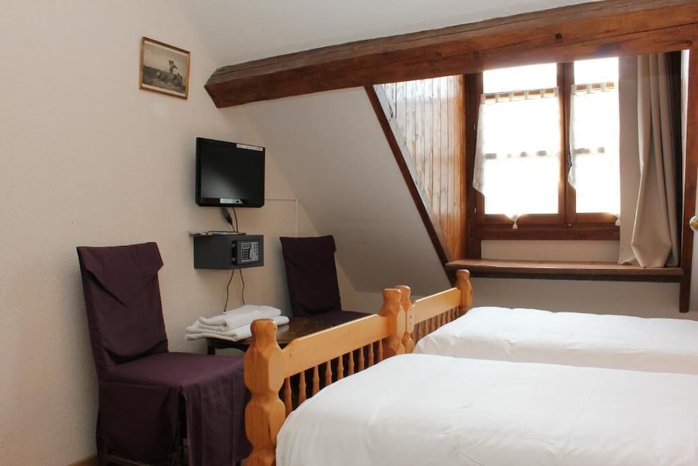 Standard Twin Room photo 3
