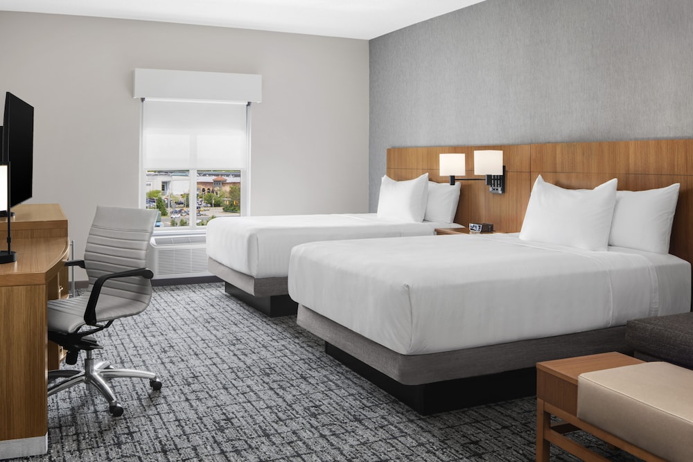 Room, 2 Double Beds, Accessible (Newly Renovated) - Photo 1