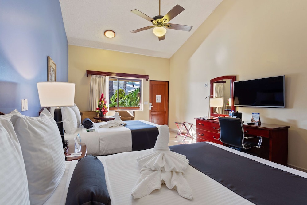 Standard Room, 2 Queen Beds, Non Smoking - Photo 7