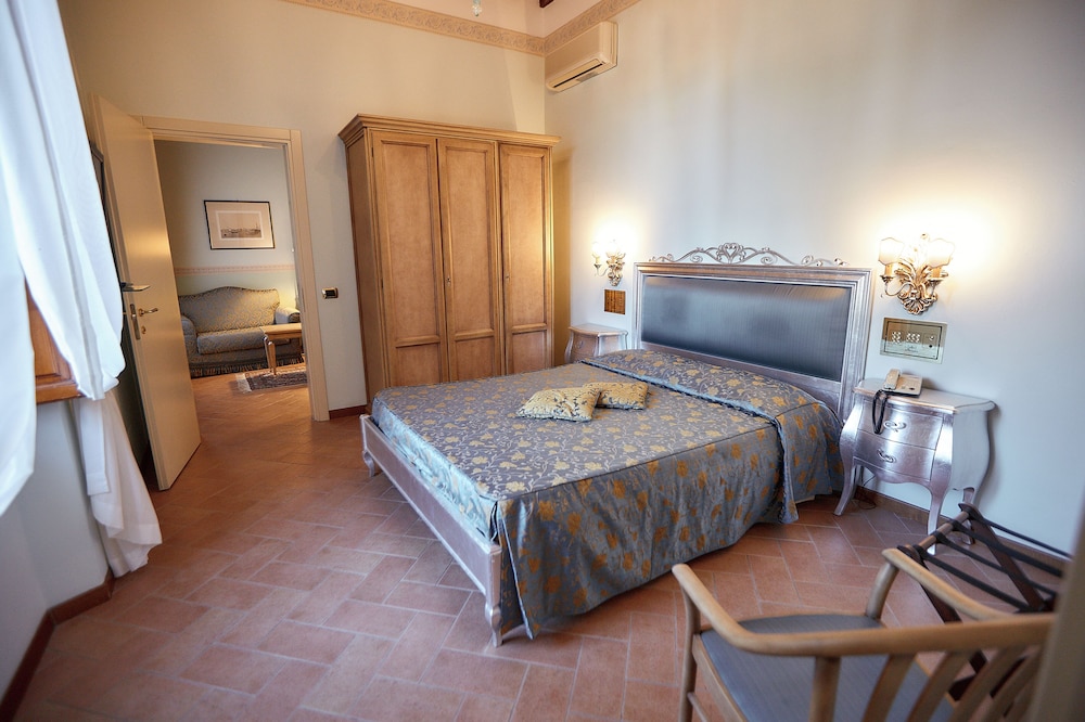 Suite Toscana photo 1