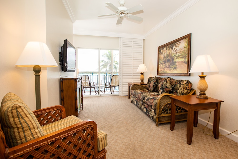 Suite, 1 King Bed with Sofa bed, Balcony, Bay View photo 3