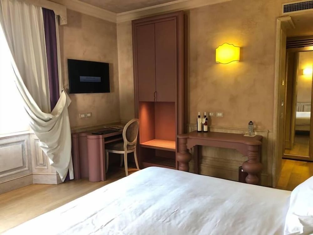 Deluxe Double or Twin Room, Park View photo 2