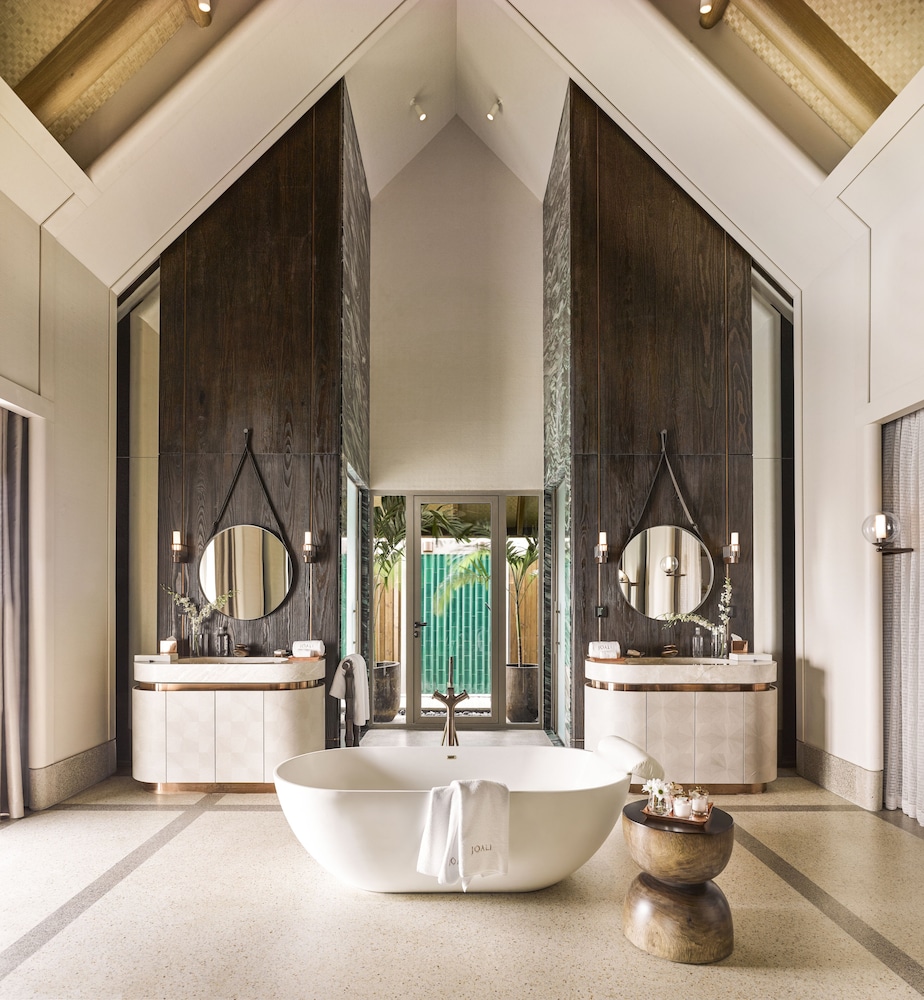 Luxury Villa (water Villa With Pool)