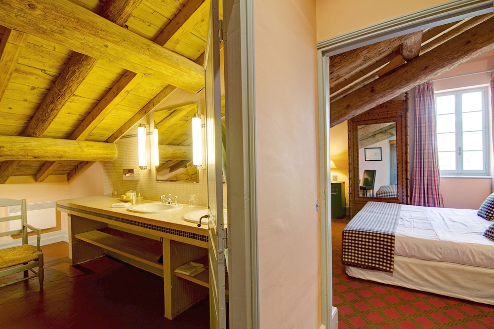 Room photo 2
