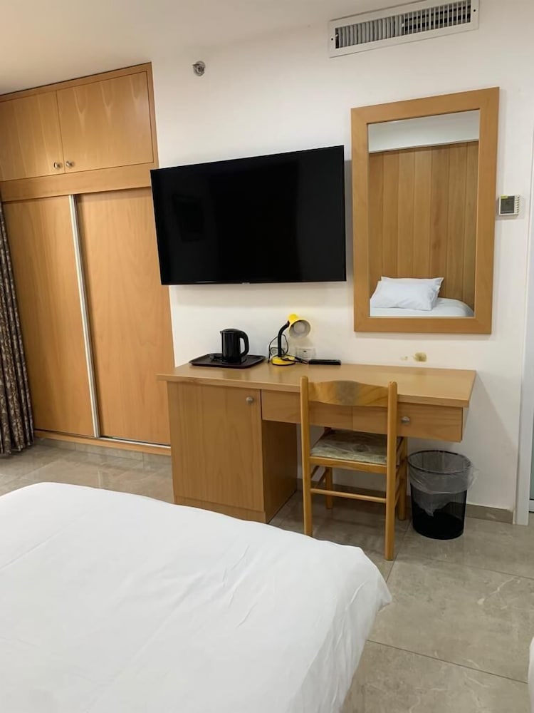Premium Triple Room - Photo 8
