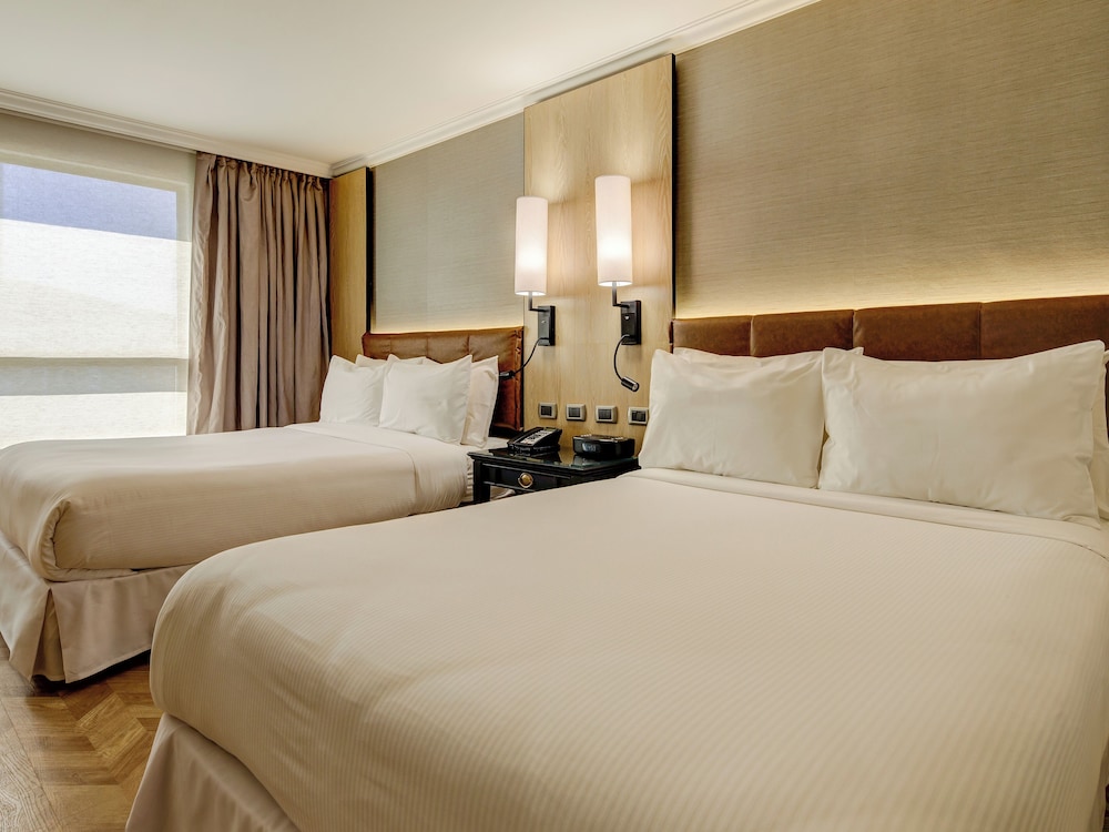 Executive Suite, 2 Double Beds - Photo 4