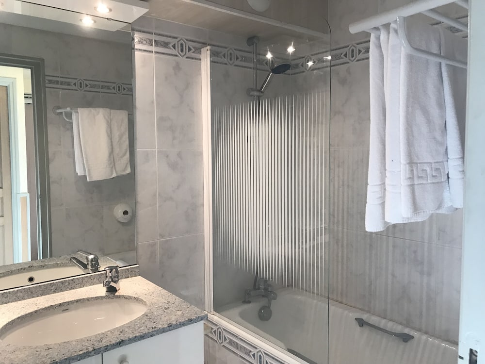 Suite, 1 Bedroom - Photo 3