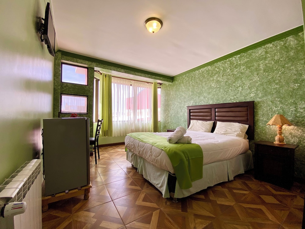 Habitación Matrimonial Económica con baño compartido photo 1