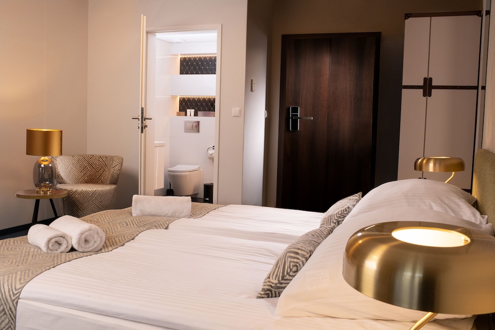 Superior Double or Twin Room - Photo 6