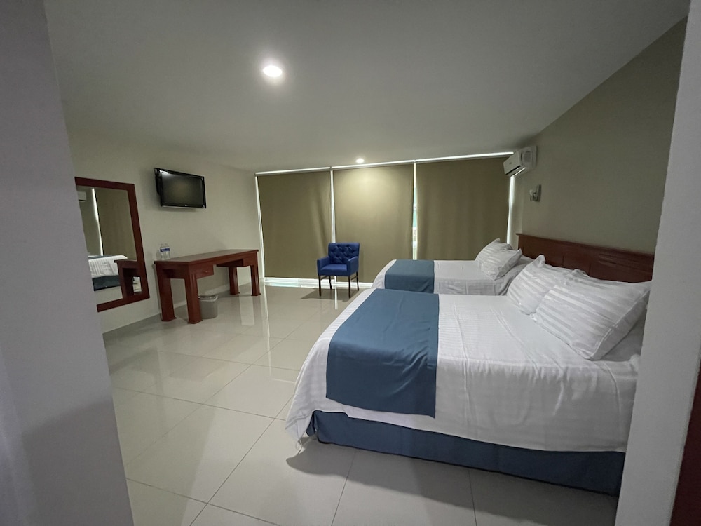Quadruple Room, 2 Double Beds photo 1