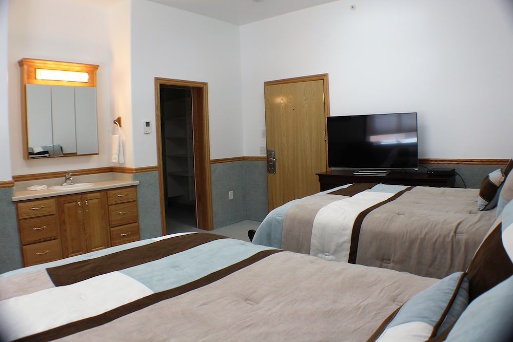 Signature Double Room, 2 Double Beds, Refrigerator & Microwave photo 2