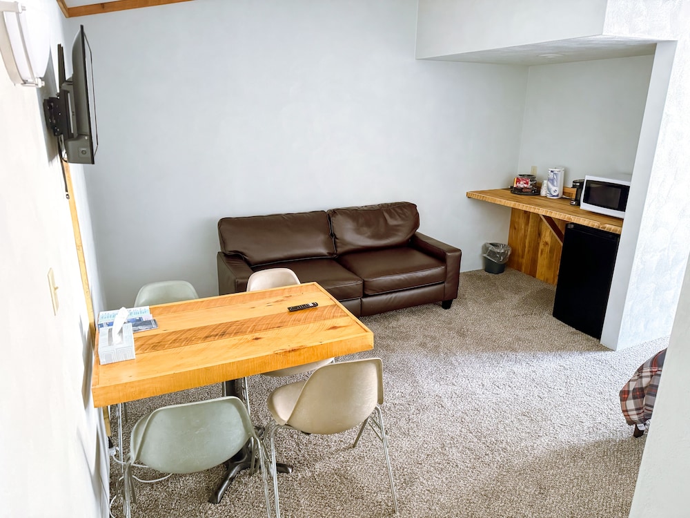 Premium Double Room, 2 Queen Beds photo 2