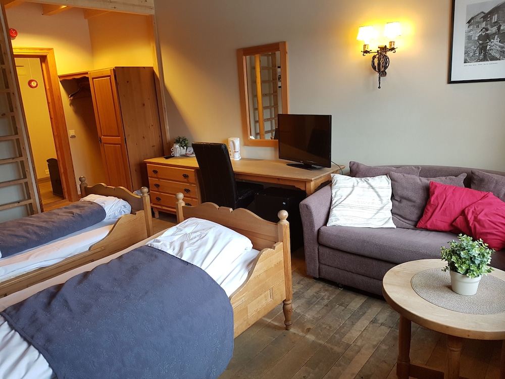Basic Double or Twin Room photo 2