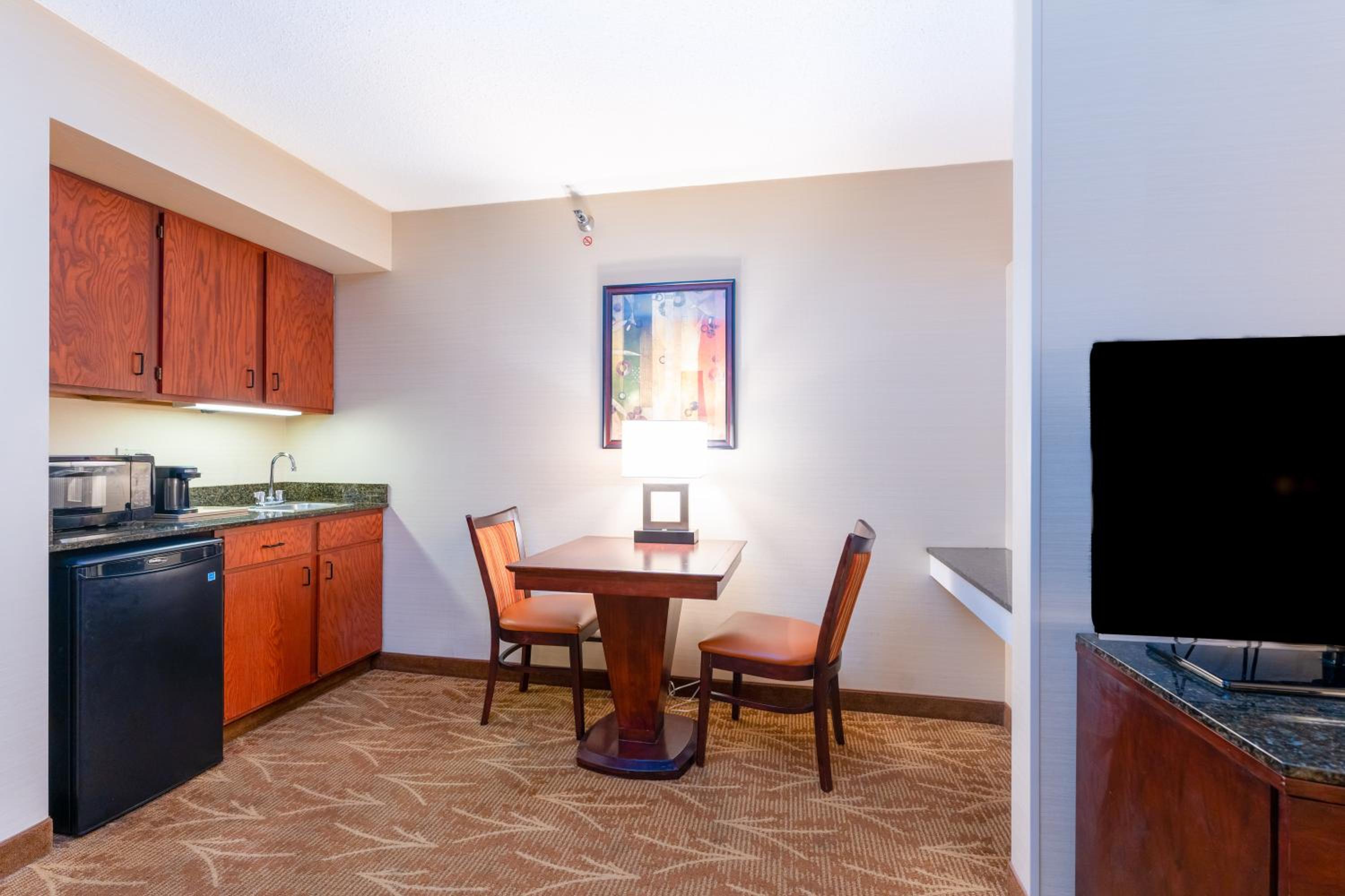 Mini Suite with Two Double Beds - Photo 6
