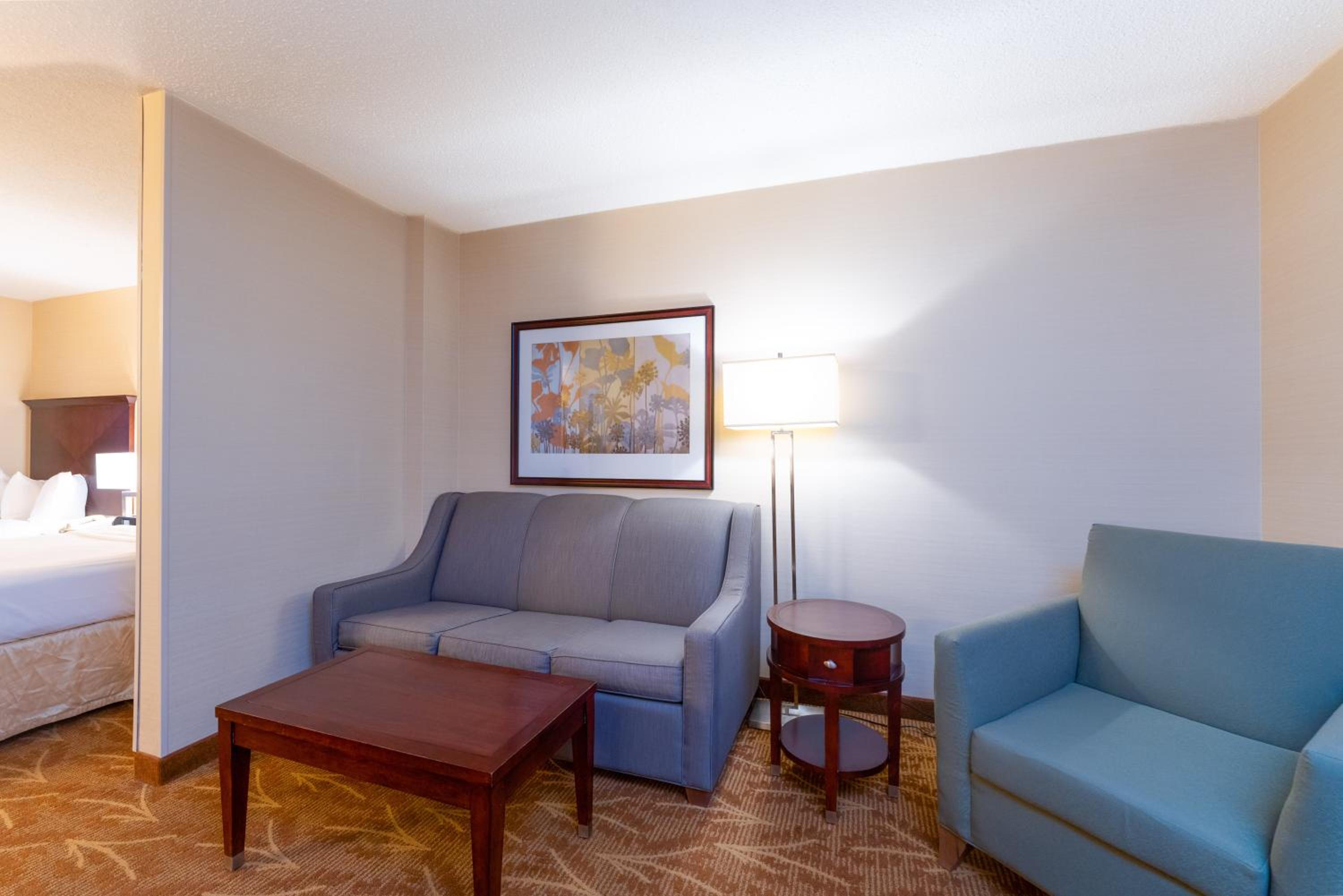 Mini Suite with Two Double Beds - Photo 3