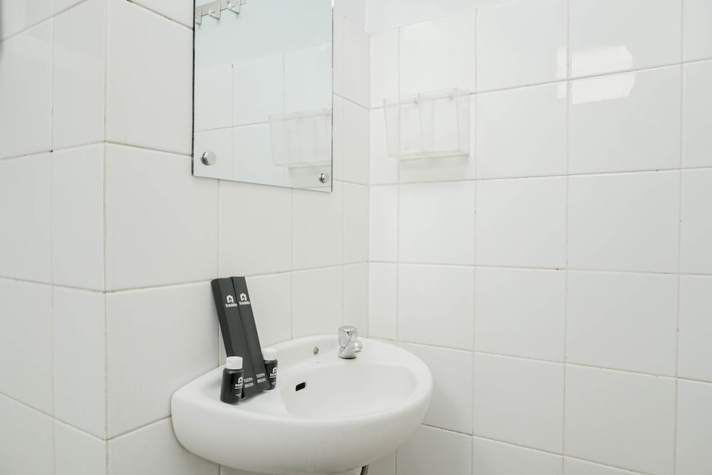 Room - Photo 2