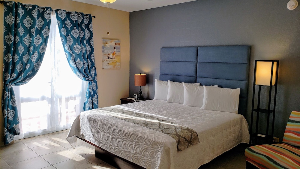 Deluxe Room, 1 King Bed