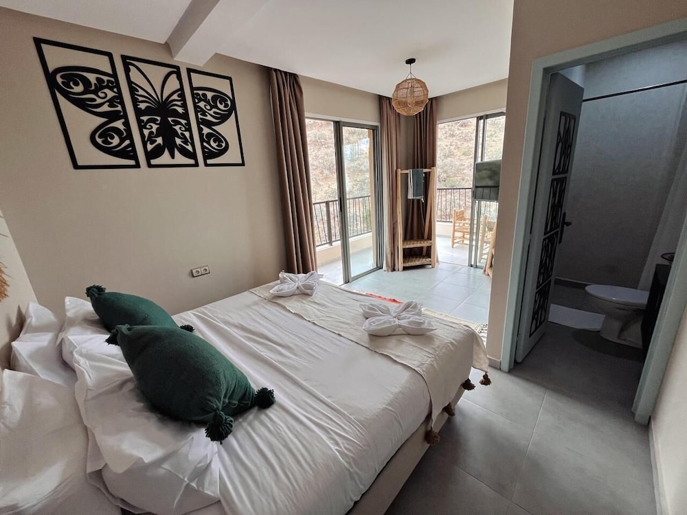 Standard Double or Twin Room photo 2