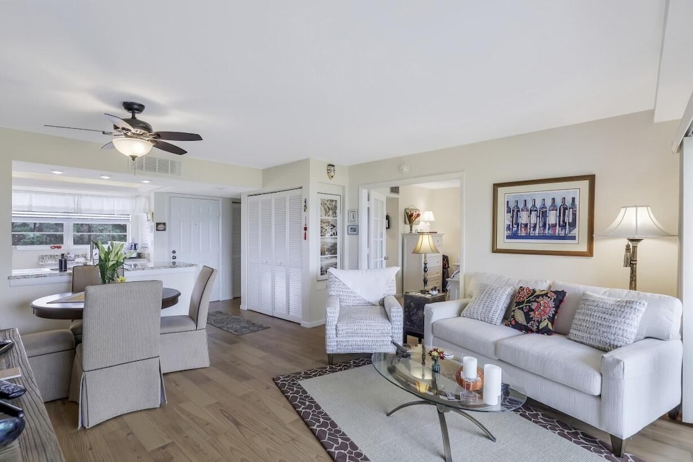 Condo, 2 Queen Beds (Island-style condo with pool, spa and)