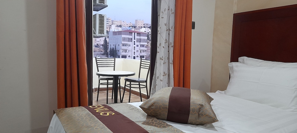 Deluxe Triple Room photo 2