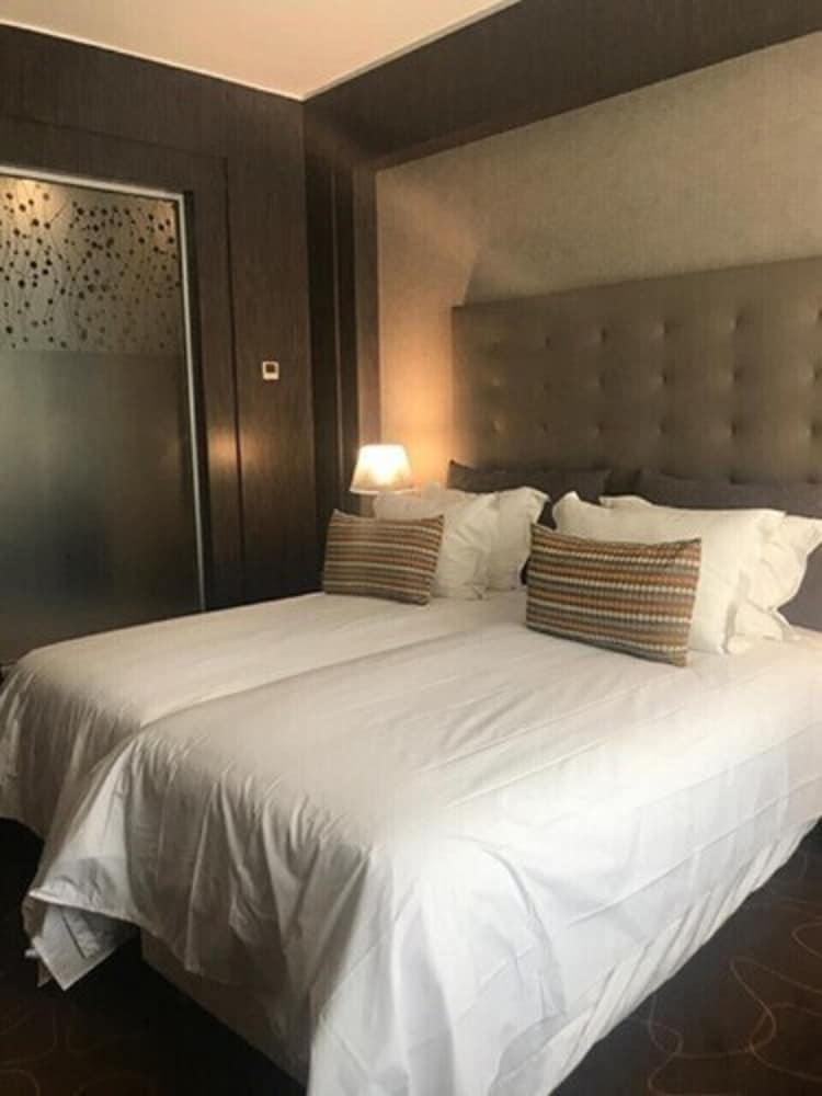 Superior Twin Room, City View