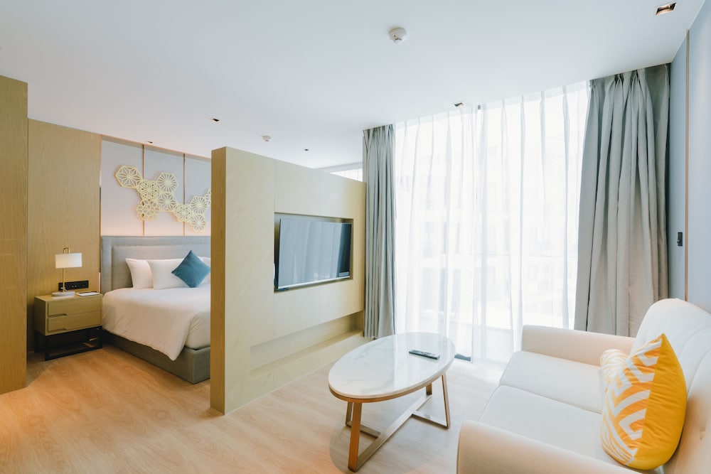 Deluxe Room - Photo 2
