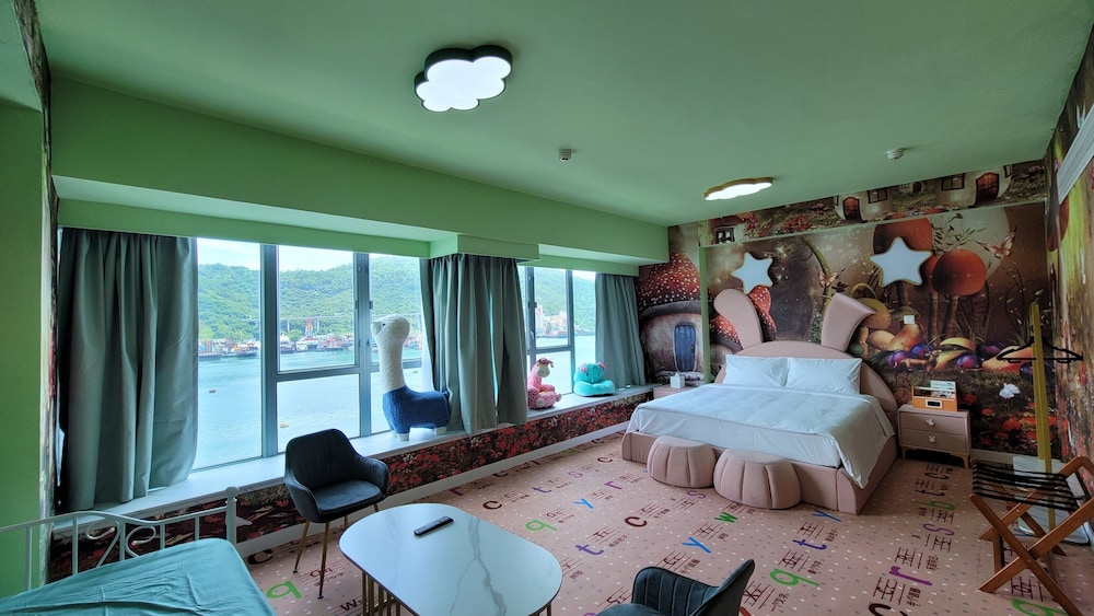 Theme Seaview Suite photo 3
